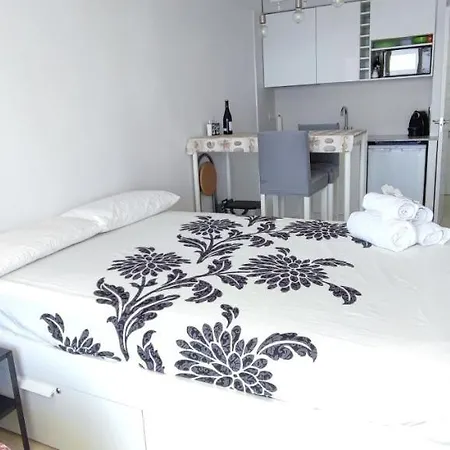 Petit Palace Apartment *